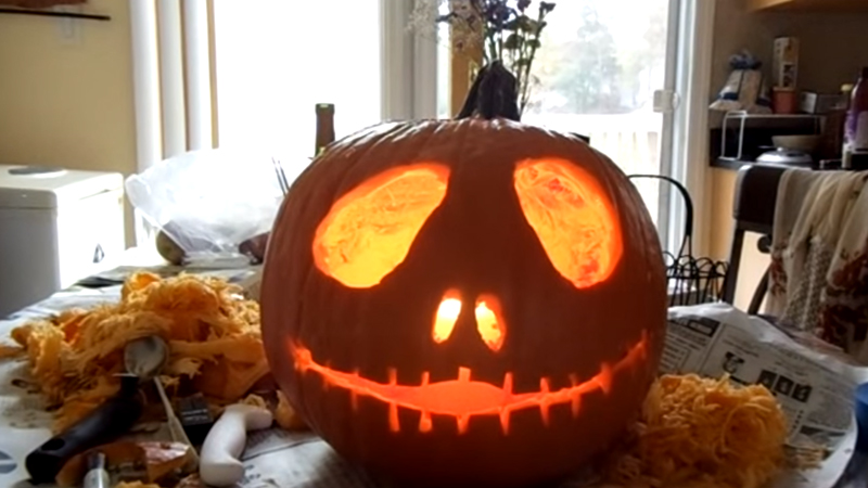 Illustration for article titled 10 Killer Pumpkin Carving Ideas to Win Halloween